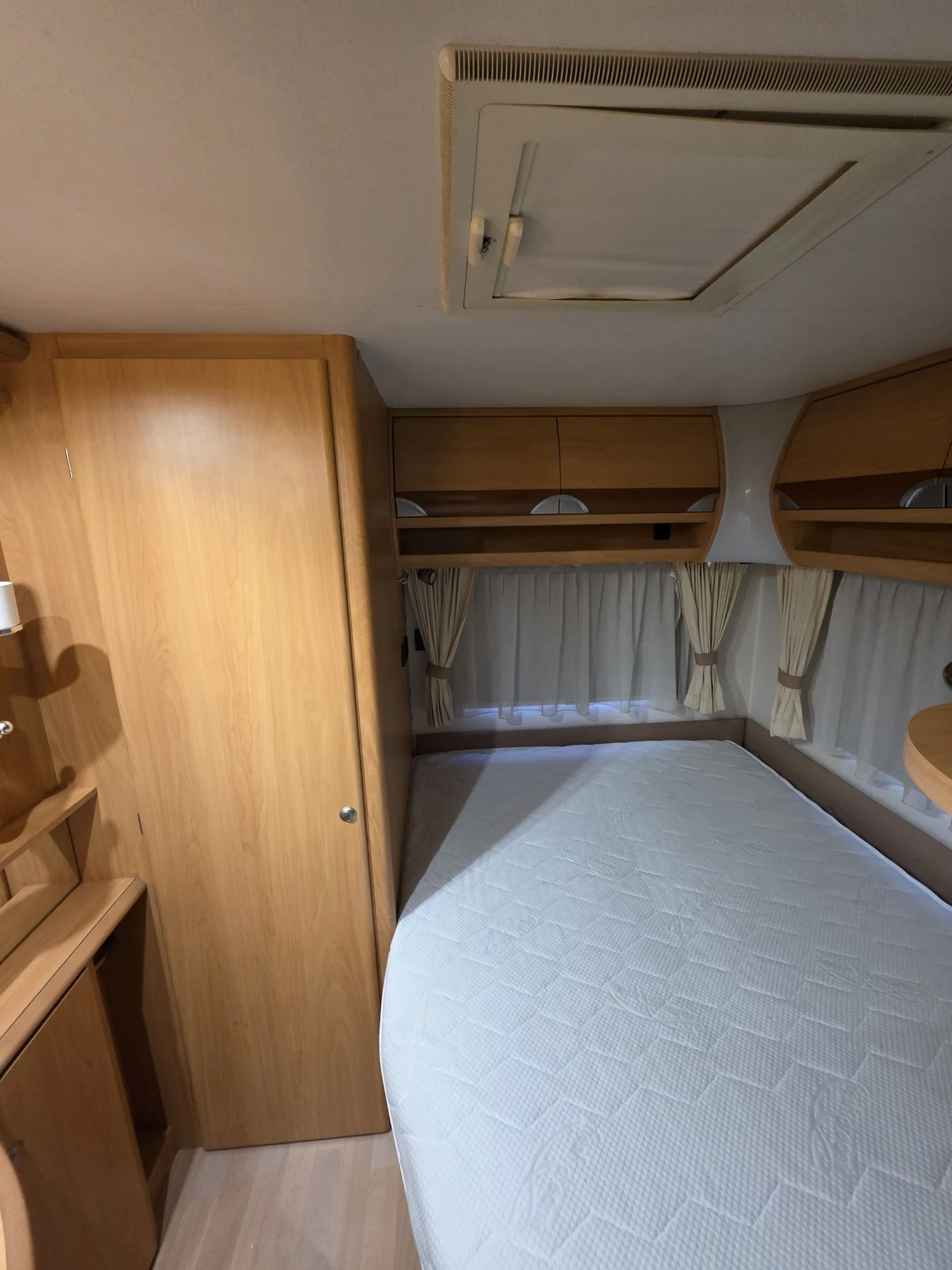 Каравана Chateau Cantara 450, снимка 7 - Каравани и кемпери - 54556832