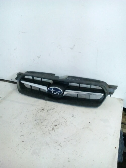 Решетка между фарове Субару Легаси