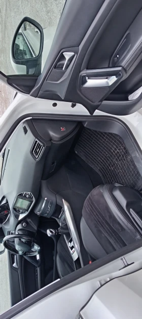 Peugeot 308, снимка 10