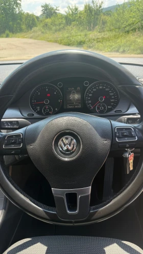 VW Passat 2.0  TDI BLUEMOTION TECH, снимка 15