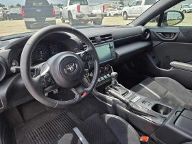 Toyota GR86 Premium RWD, 2.4L / РЪЧКА / 2 КЛЮЧА, снимка 9