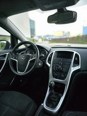 Обява за продажба на Opel Astra 2.0. ITALY TOP ~8 299 лв. - изображение 10 | Auto.bg Обява за продажба на Opel Astra 2.0. ITALY TOP ~8 299 лв. - изображение 10