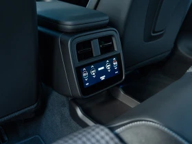 Porsche Taycan 4 Black Edition | Auto.bg — изображение 13