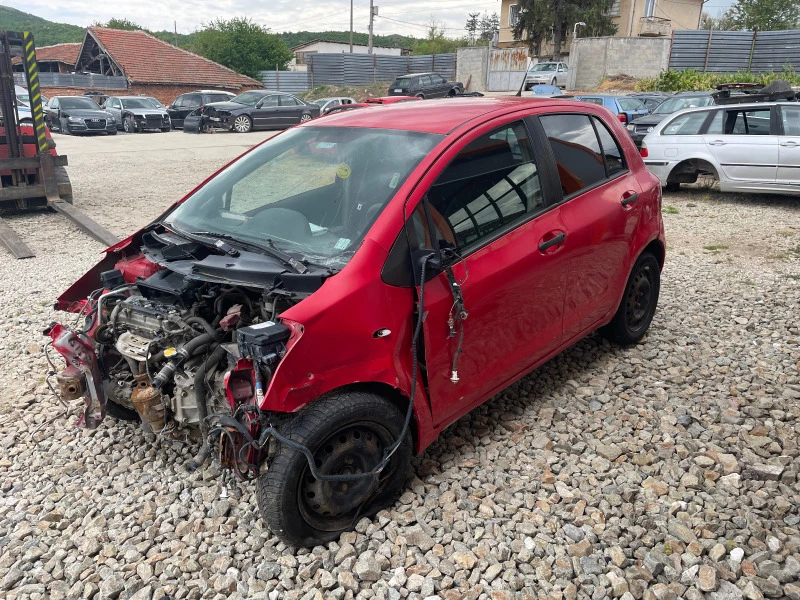 Toyota Yaris 1.3vvti, снимка 5 - Автомобили и джипове - 45090111