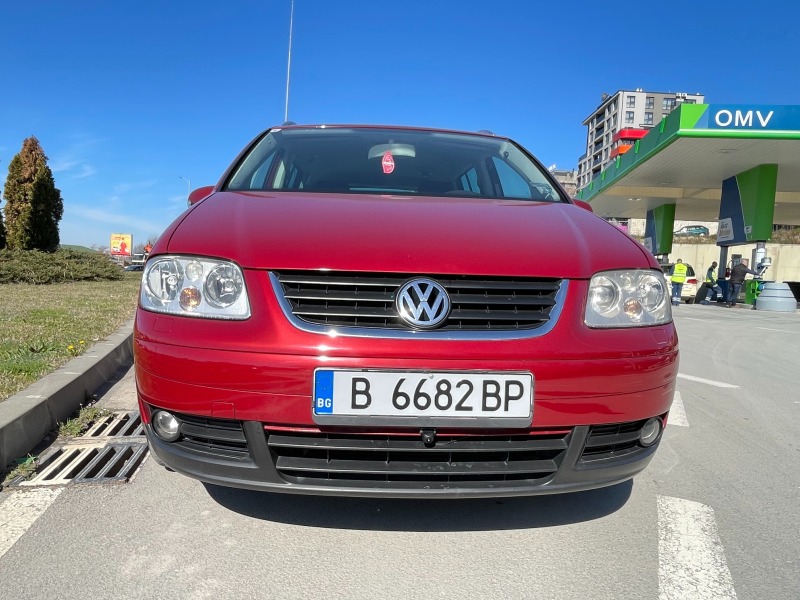 VW Touran, снимка 10 - Автомобили и джипове - 45609545