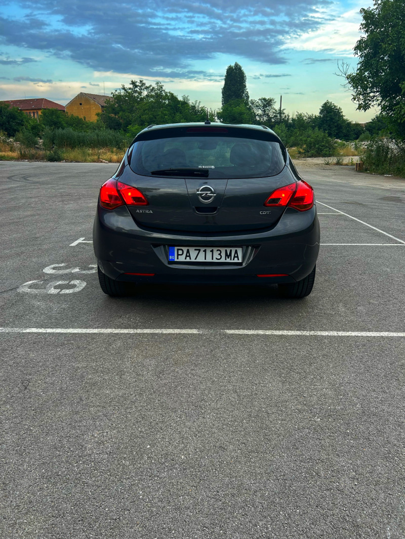 Opel Astra 1.7 CDTI 143 000 KM , снимка 4 - Автомобили и джипове - 46367600