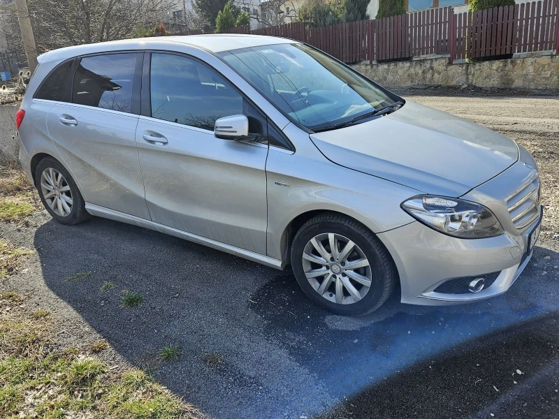 Mercedes-Benz B 180 CDI BlueEFFICIENCY, снимка 3 - Автомобили и джипове - 47326393