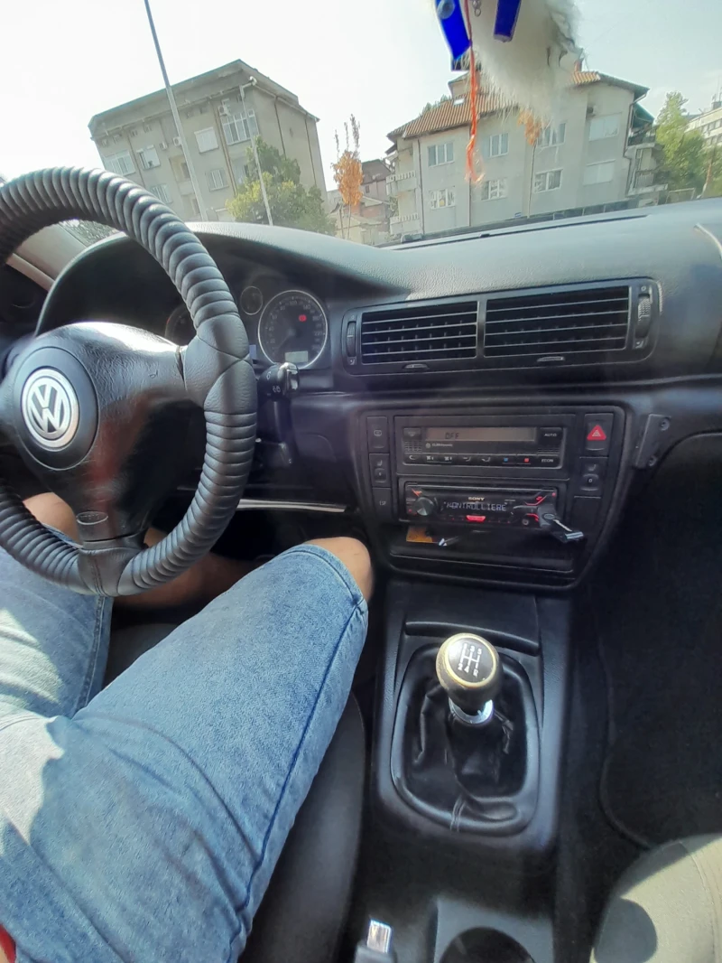 VW Passat 1.9 TDI , снимка 3 - Автомобили и джипове - 48796969