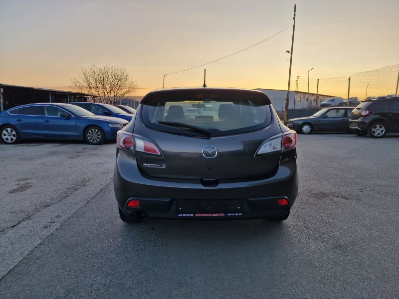 Mazda 3 1.6i, снимка 5 - Автомобили и джипове - 48836614