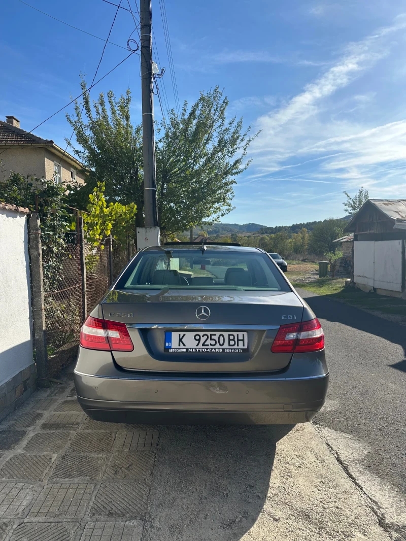 Mercedes-Benz E 250, снимка 4 - Автомобили и джипове - 48975819