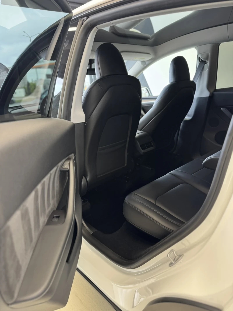 Tesla Model Y Long Range Dual Motor, снимка 8 - Автомобили и джипове - 51900847