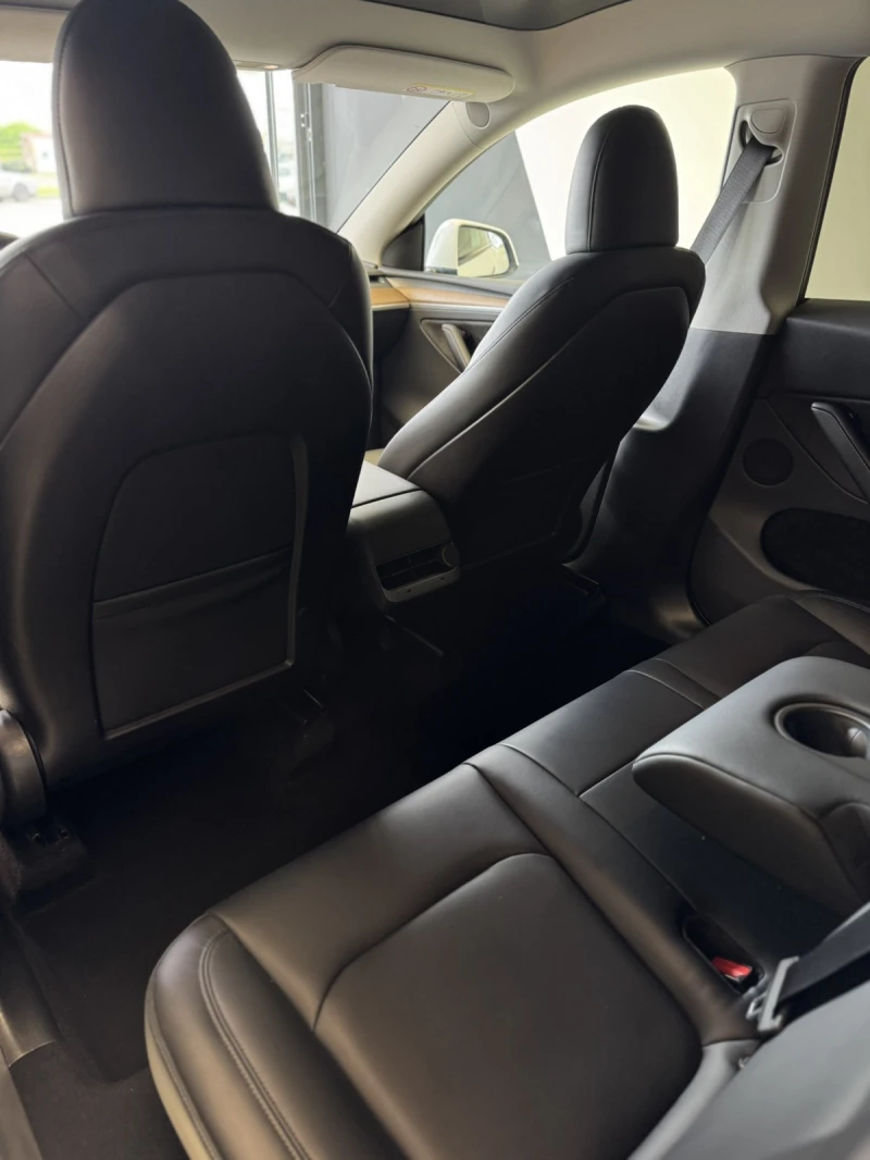 Tesla Model Y Long Range Dual Motor, снимка 9 - Автомобили и джипове - 51900847