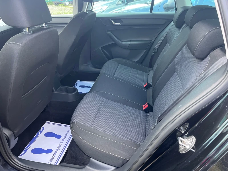 Skoda Rapid 1.6 дизел 105 конски сили, снимка 13 - Автомобили и джипове - 51254554