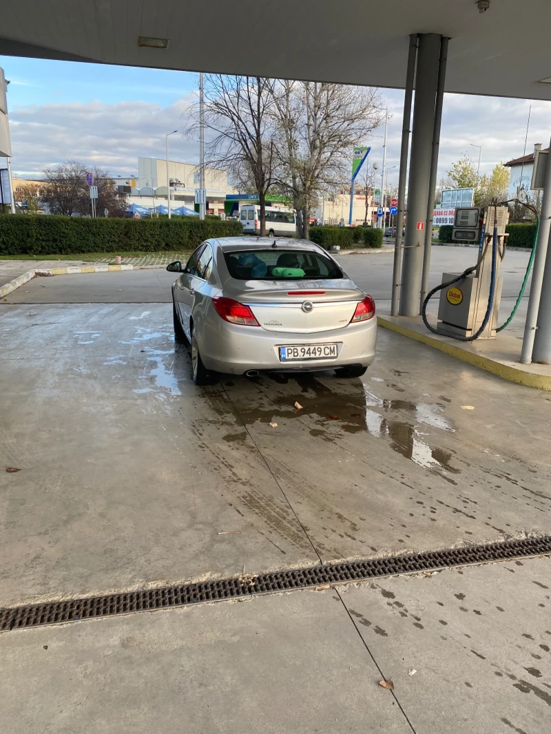 Opel Insignia, снимка 2 - Автомобили и джипове - 53290959