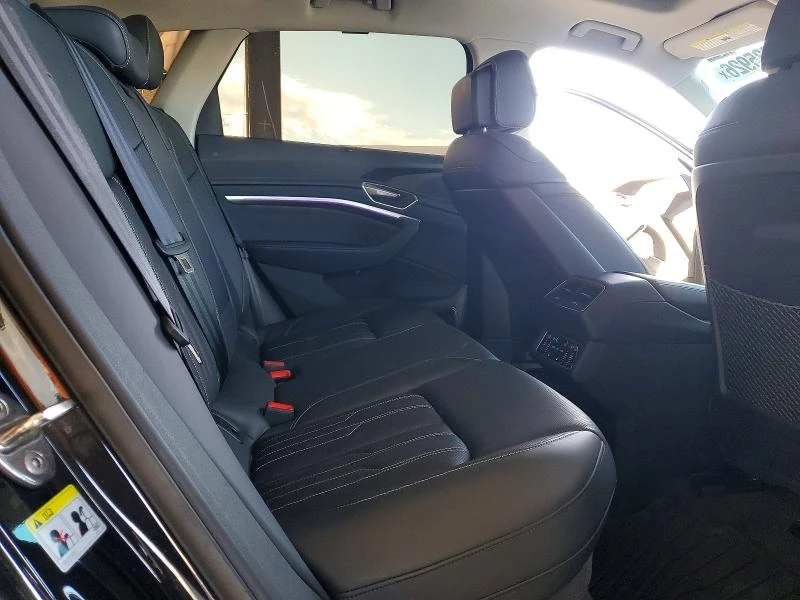 Audi E-Tron 2024 AUDI Q8 E-TRON PRESTIGE, снимка 10 - Автомобили и джипове - 56635931