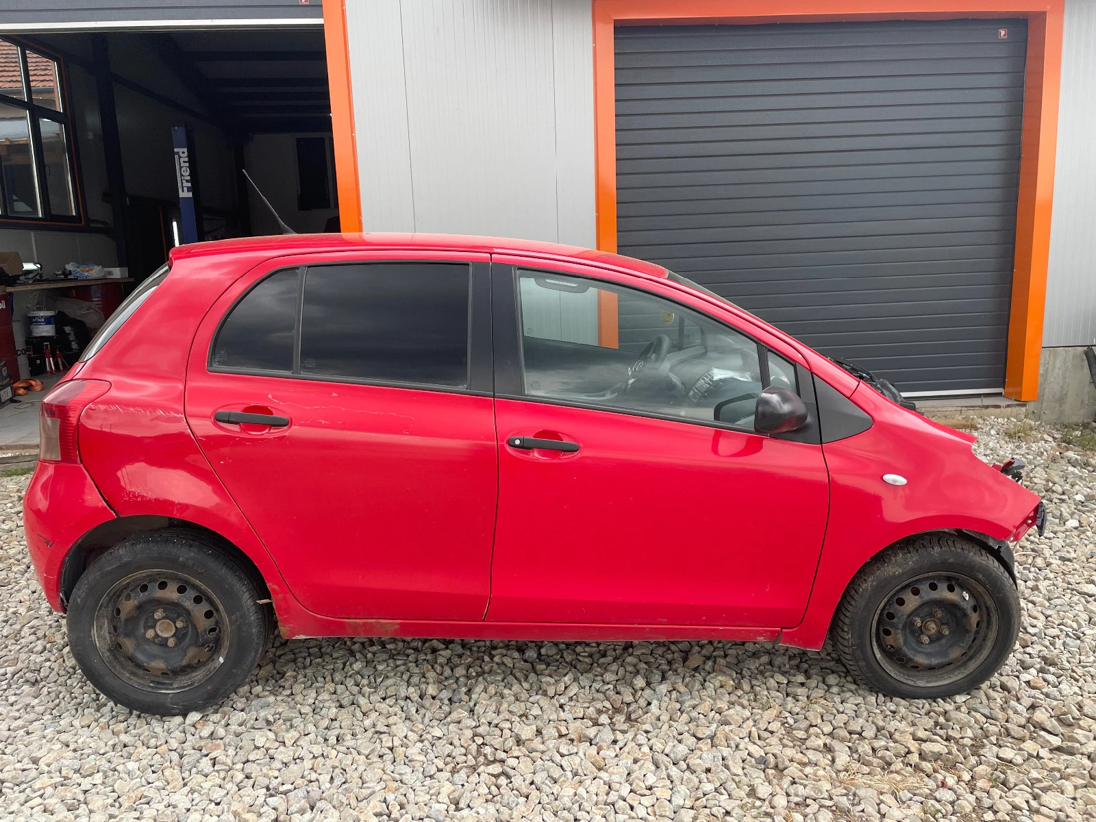 Toyota Yaris 1.3vvti - изображение 2