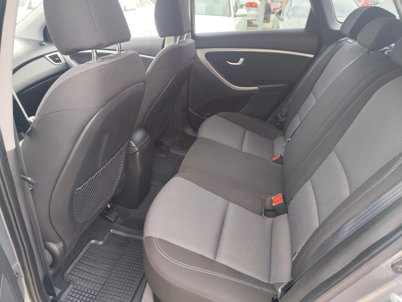 Hyundai I30 1.6   | Mobile.bg   13