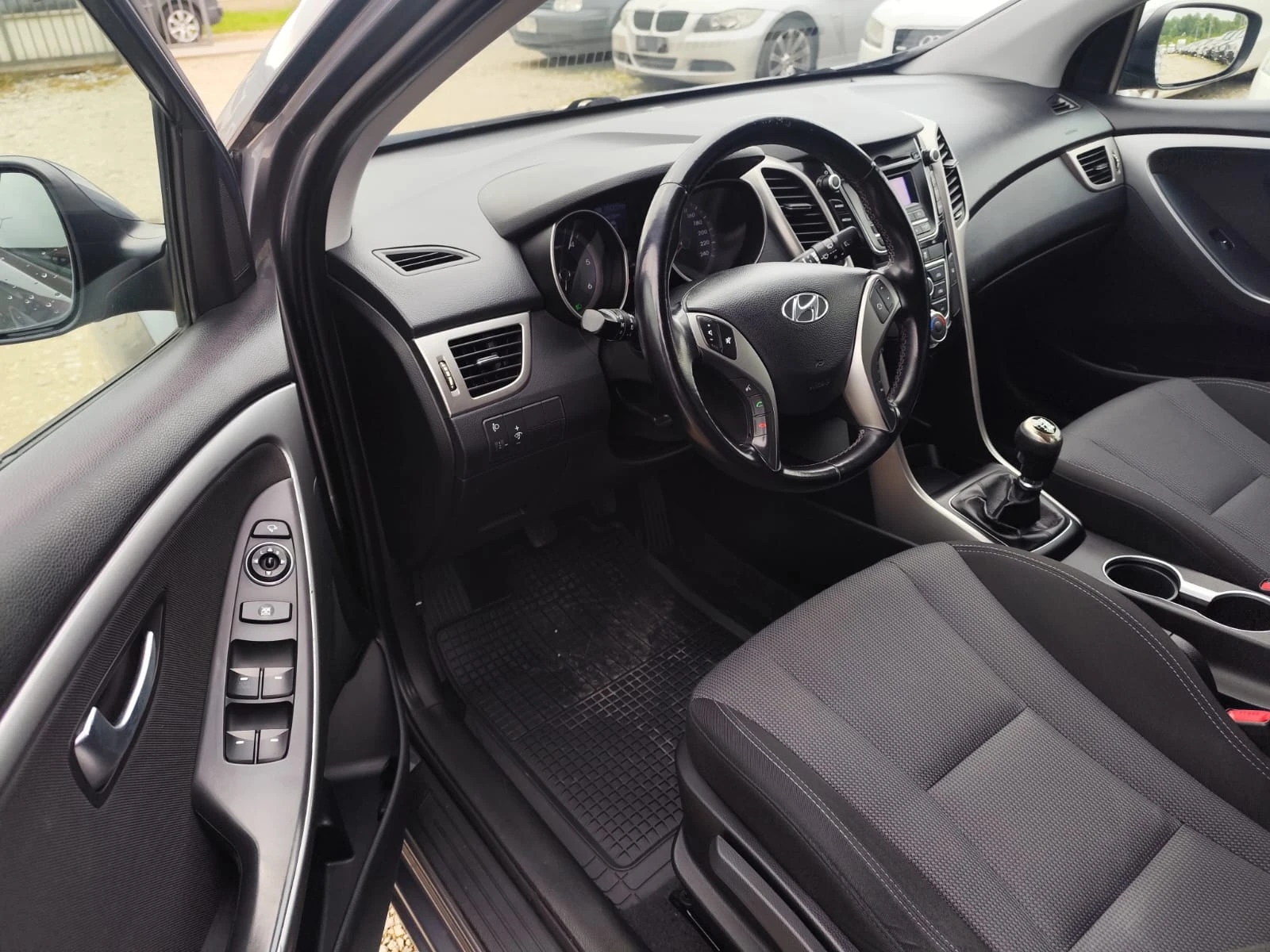 Hyundai I30 1.6   | Mobile.bg   11