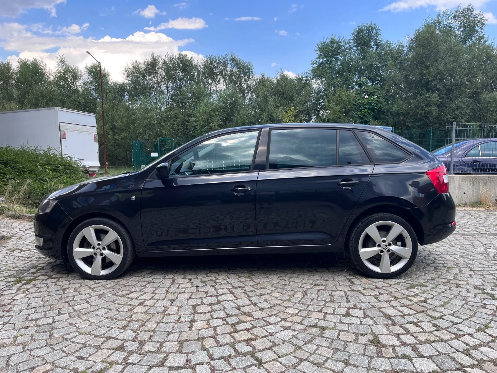 Skoda Rapid 1.6 дизел 105 конски сили - изображение 9