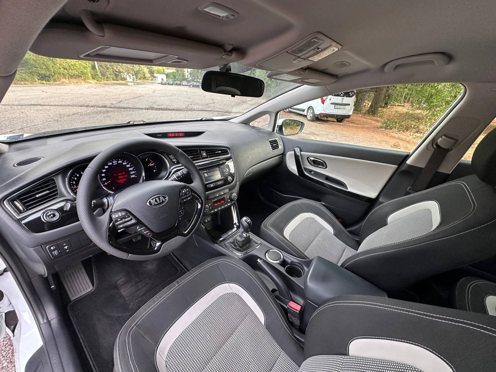 Kia Ceed Kia Ceed 1.6 CRDI COOL Регистрирана + Обслужена E6 - изображение 9