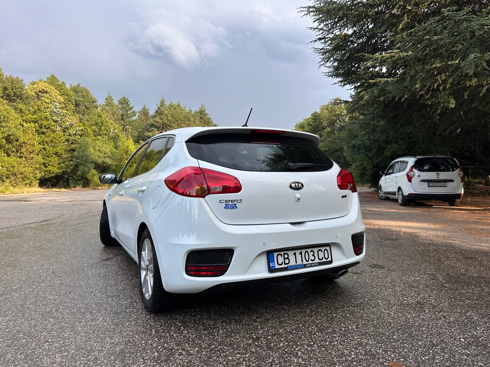 Kia Ceed Kia Ceed 1.6 CRDI COOL Регистрирана + Обслужена E6 - изображение 3