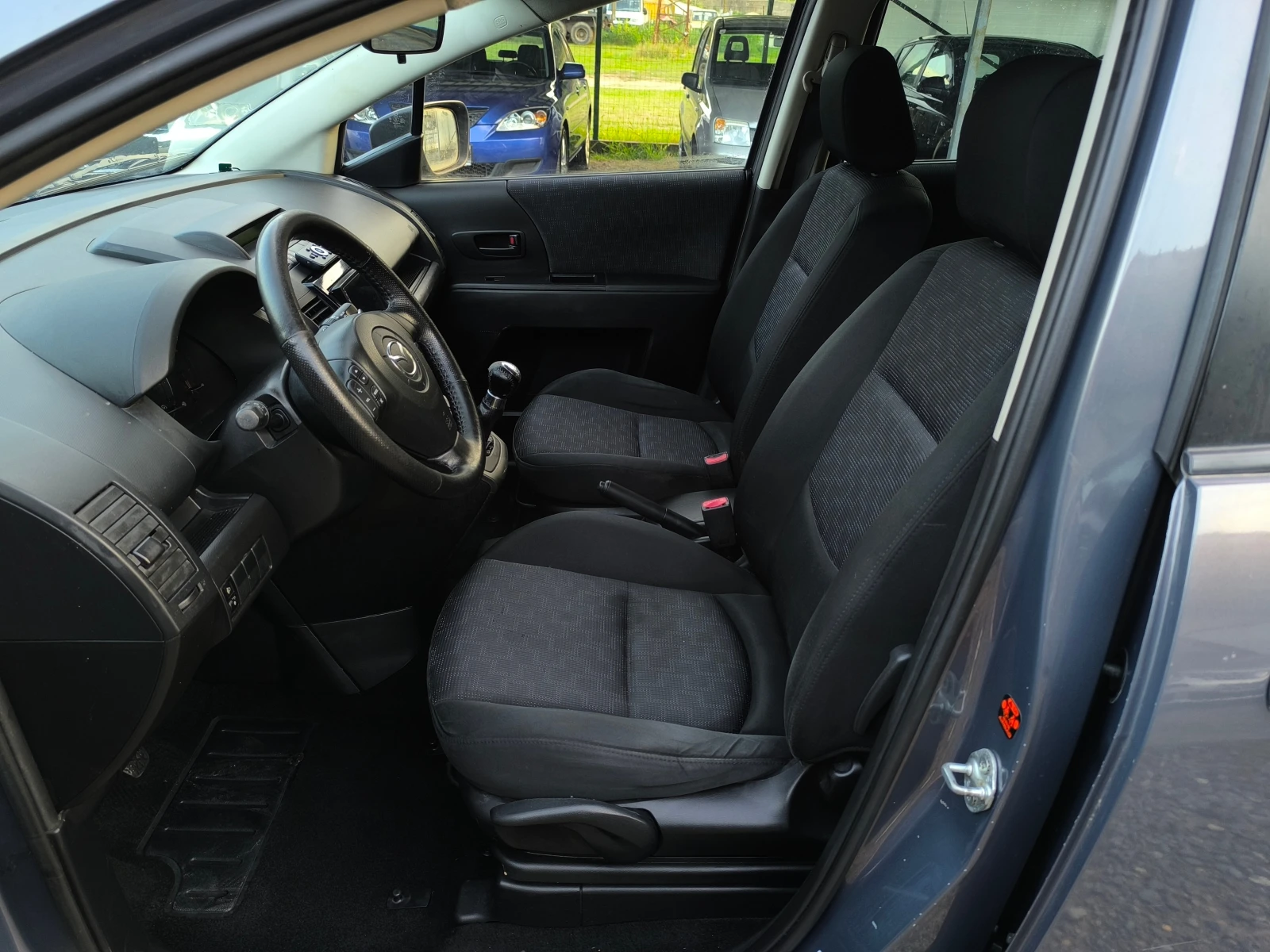 Mazda 5 FACE LIFT-1.8i-116кс-7 места-КЛИМАТРОНИК-НАВИГАЦИЯ - изображение 9