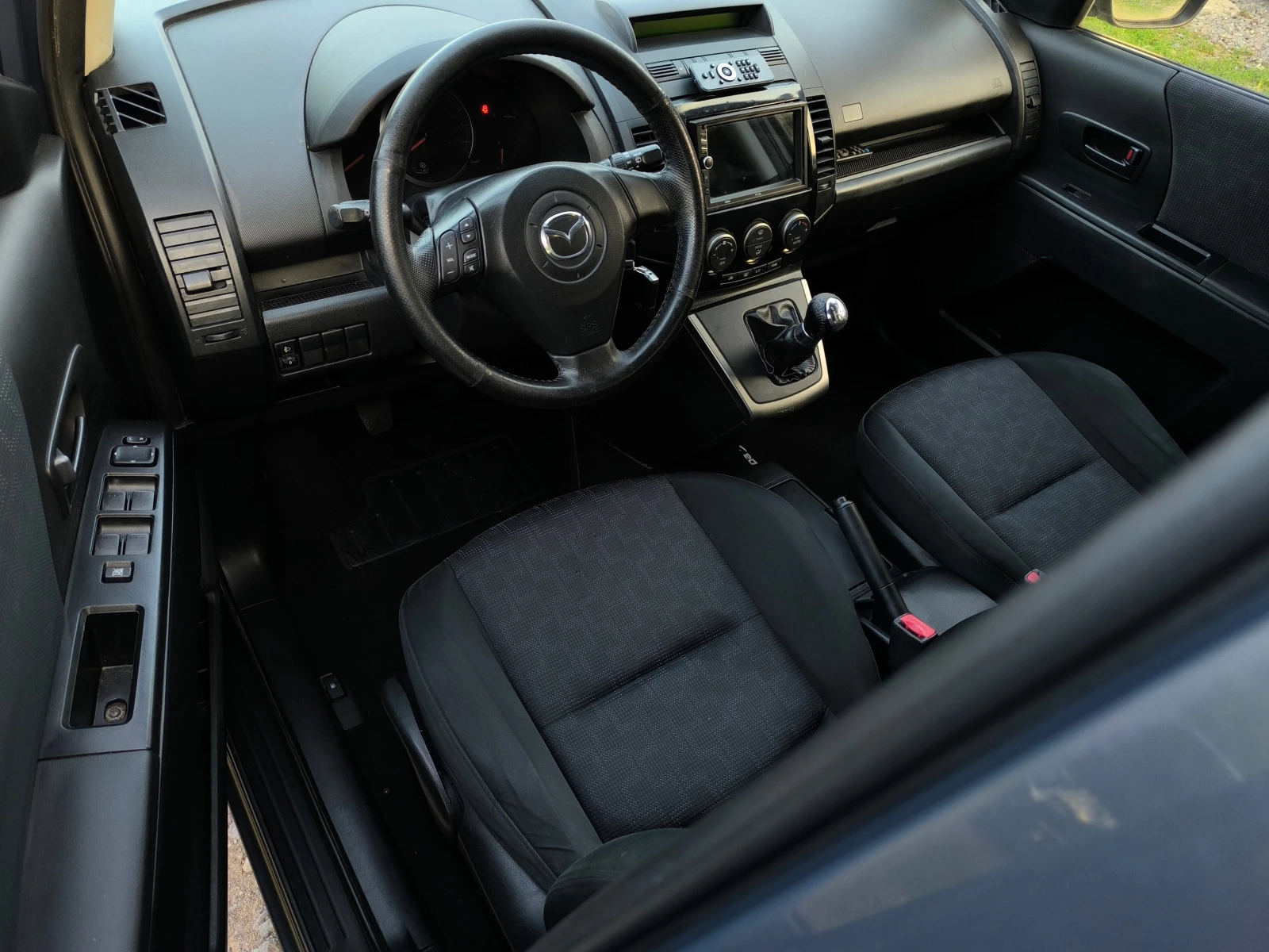Mazda 5 FACE LIFT-1.8i-116кс-7 места-КЛИМАТРОНИК-НАВИГАЦИЯ - изображение 10
