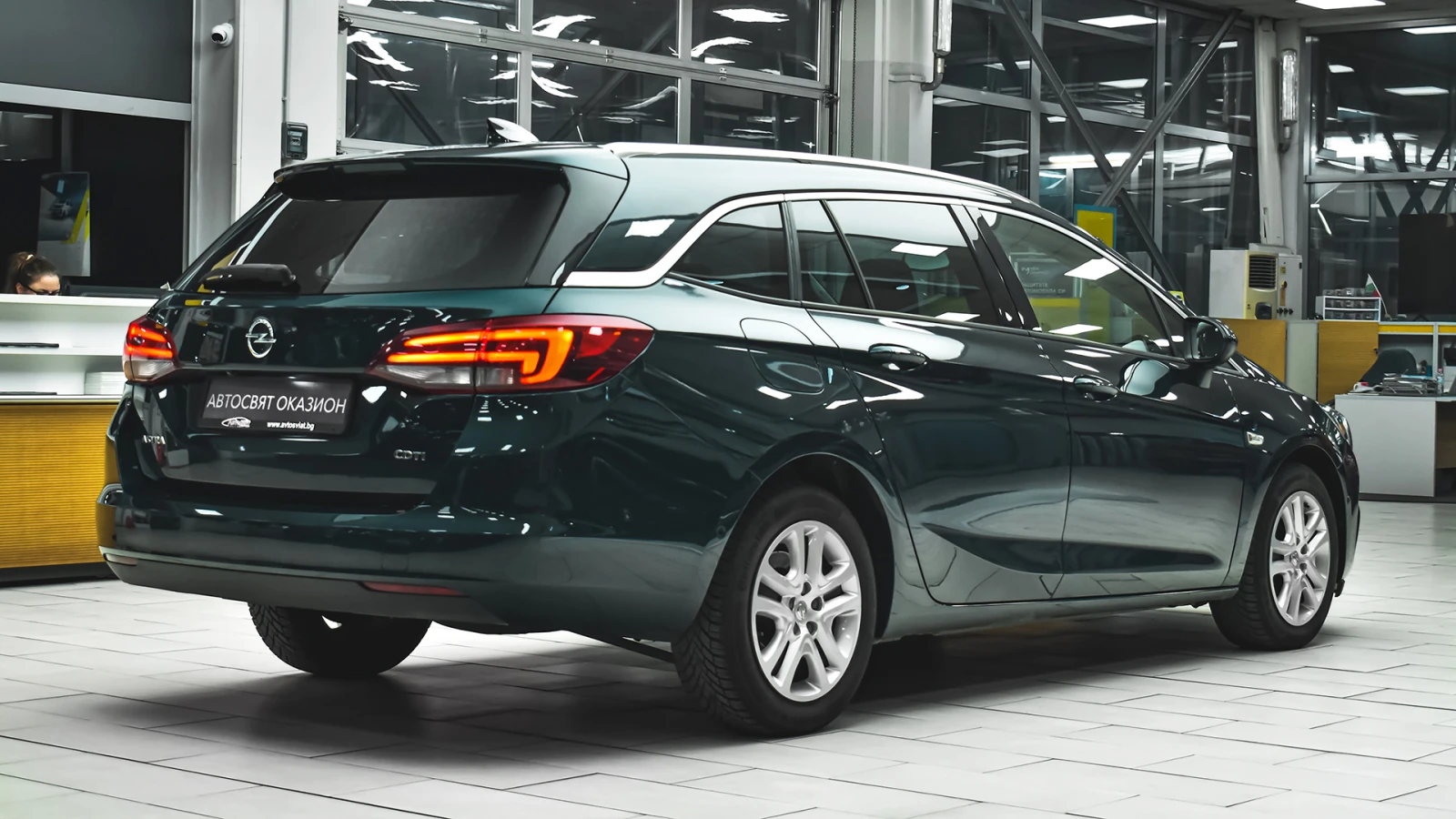 Opel Astra Sports Tourer 1, 6 CDTi Innovation - изображение 6