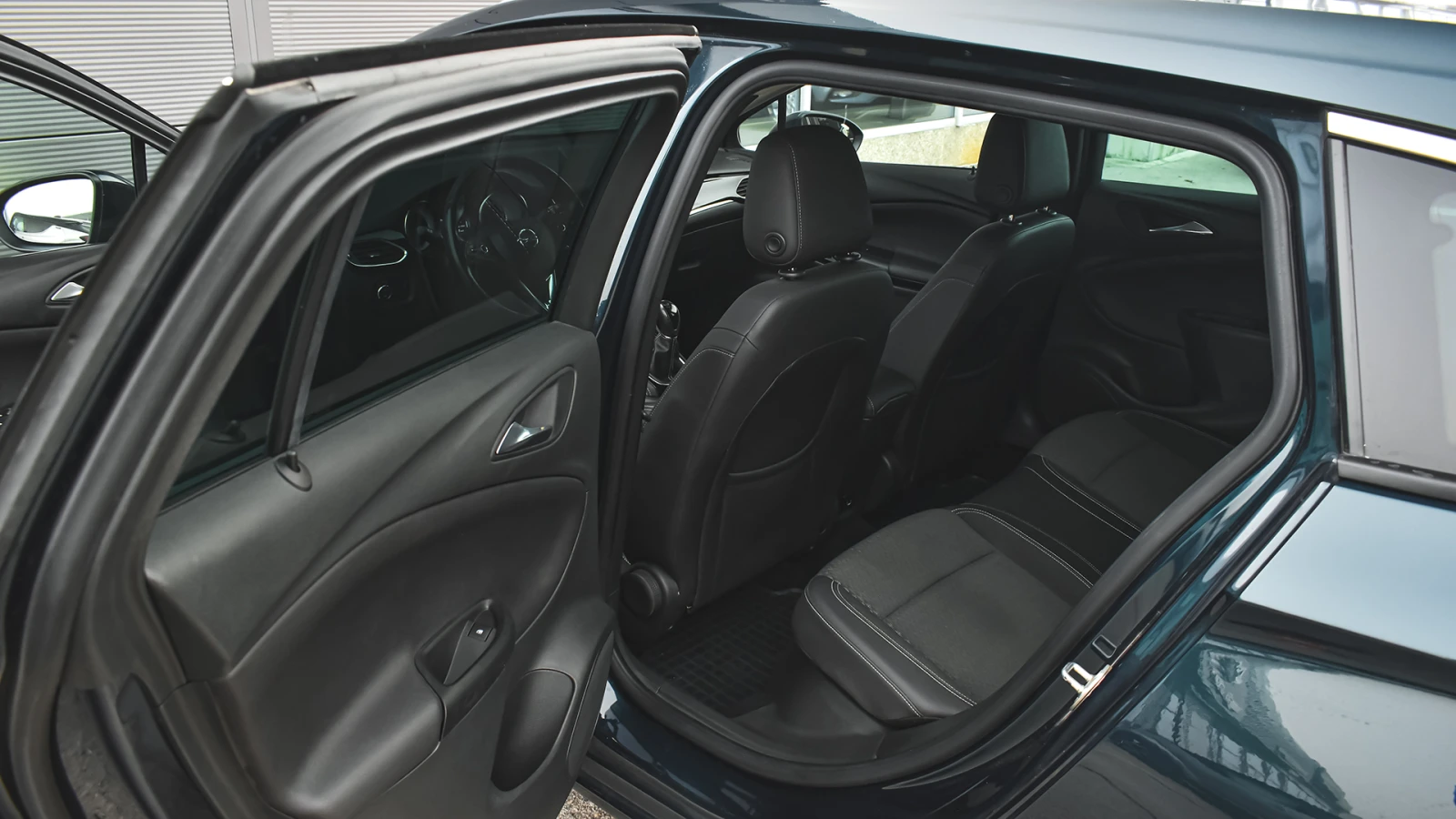 Opel Astra Sports Tourer 1, 6 CDTi Innovation - изображение 9