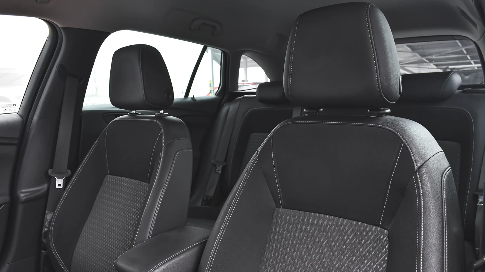 Opel Astra Sports Tourer 1, 6 CDTi Innovation - изображение 10