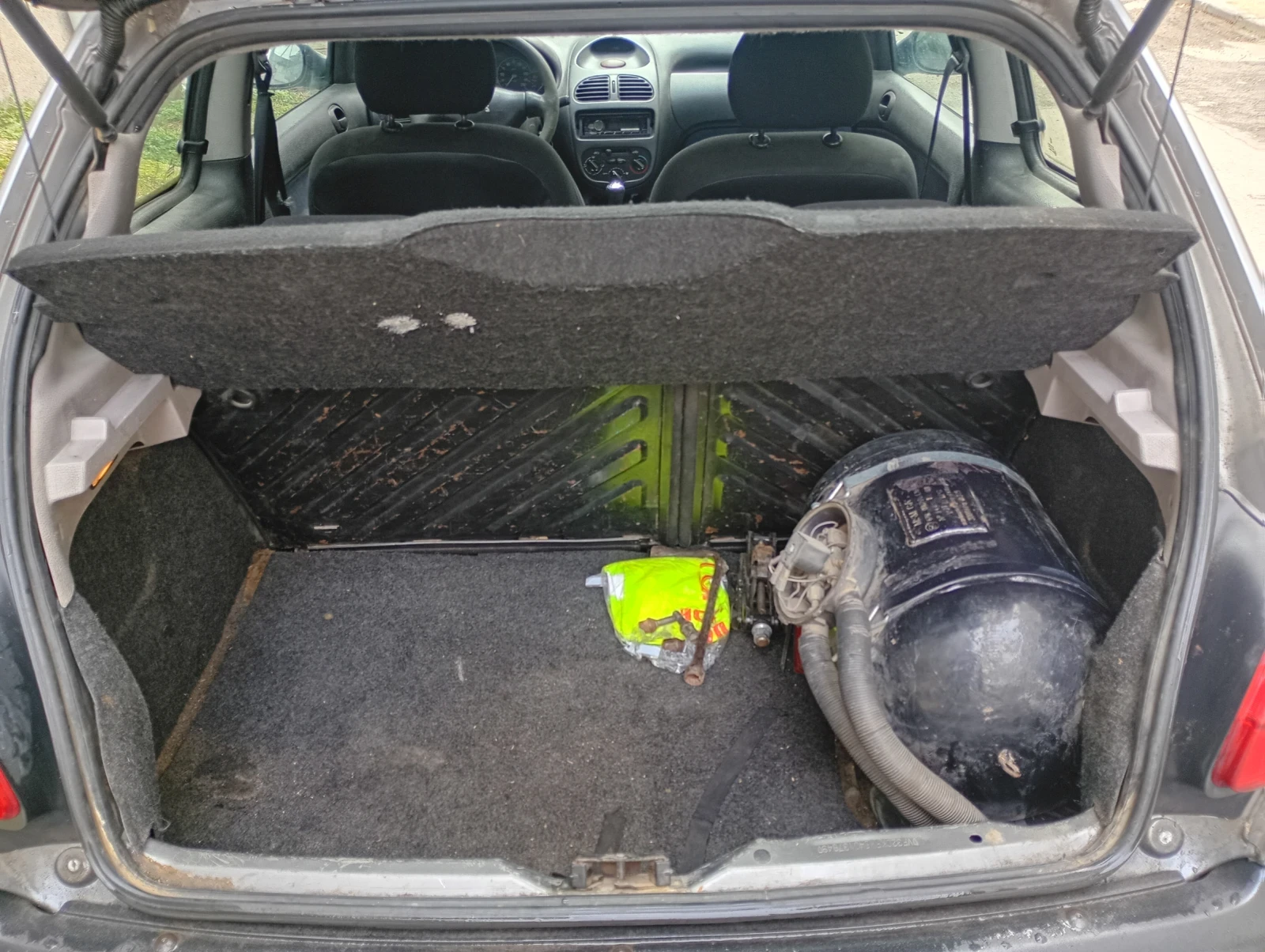 Peugeot 206 1.4 LPG Климатик Нови Гуми  - изображение 7