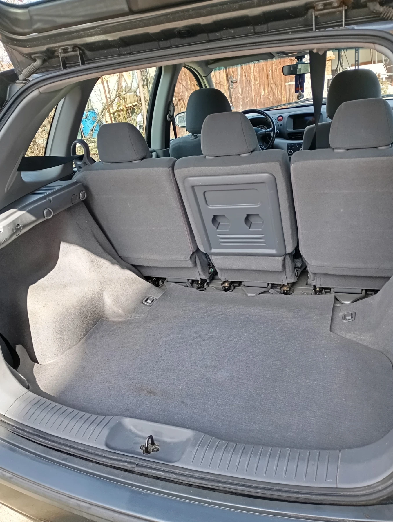 Nissan Almera tino, снимка 10 - Автомобили и джипове - 53706297