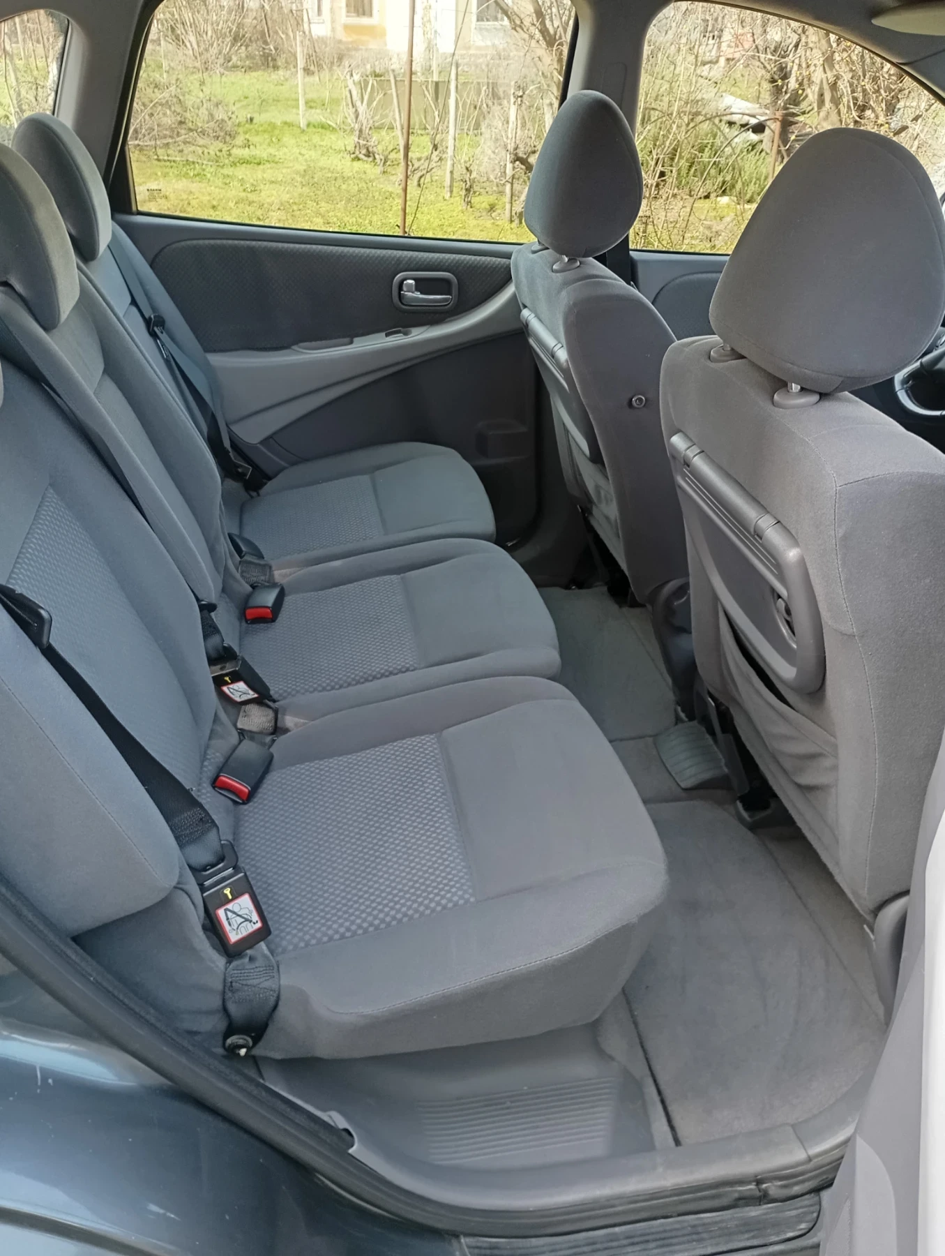 Nissan Almera tino, снимка 8 - Автомобили и джипове - 53706297