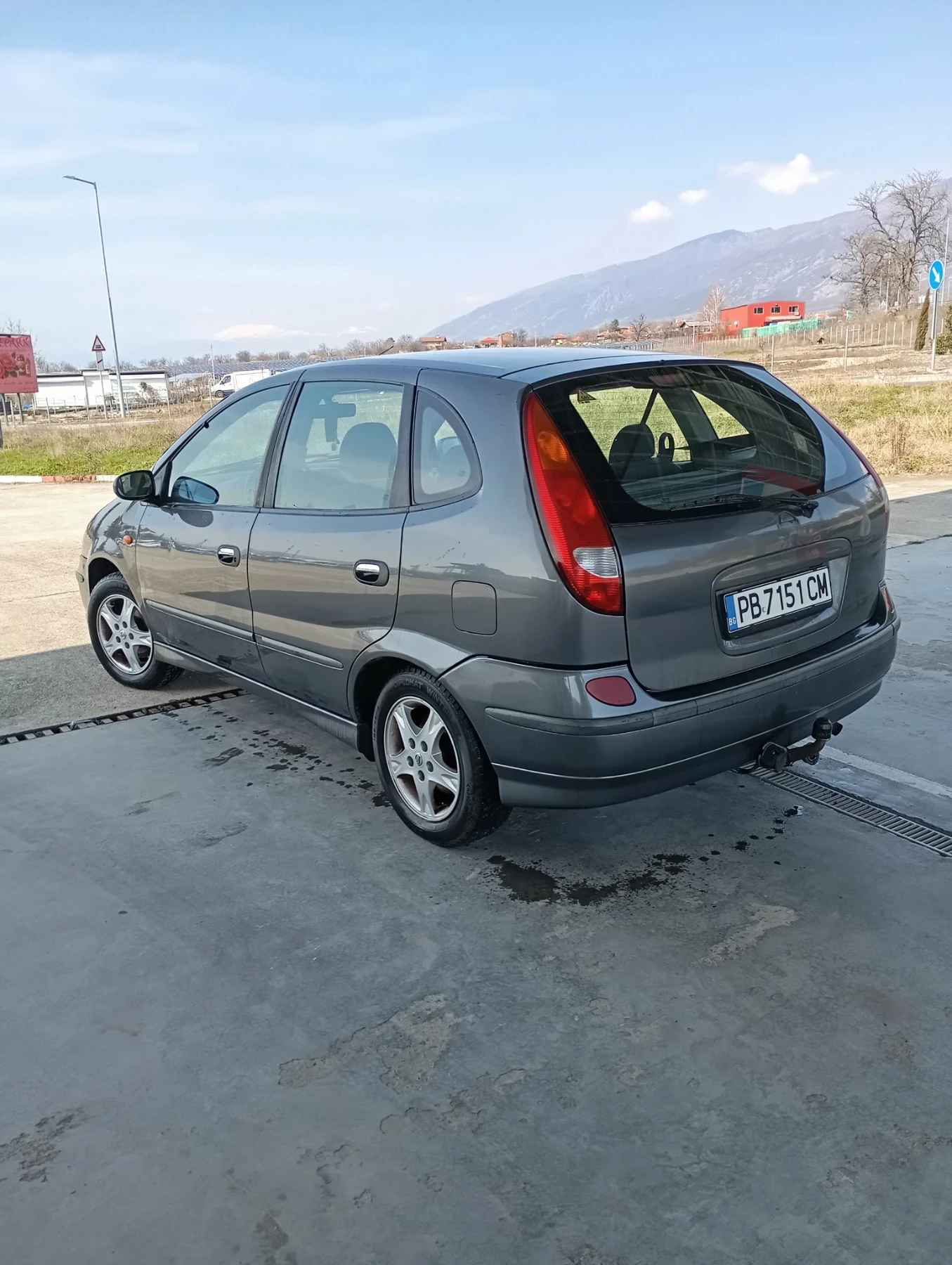 Nissan Almera tino, снимка 13 - Автомобили и джипове - 53706297
