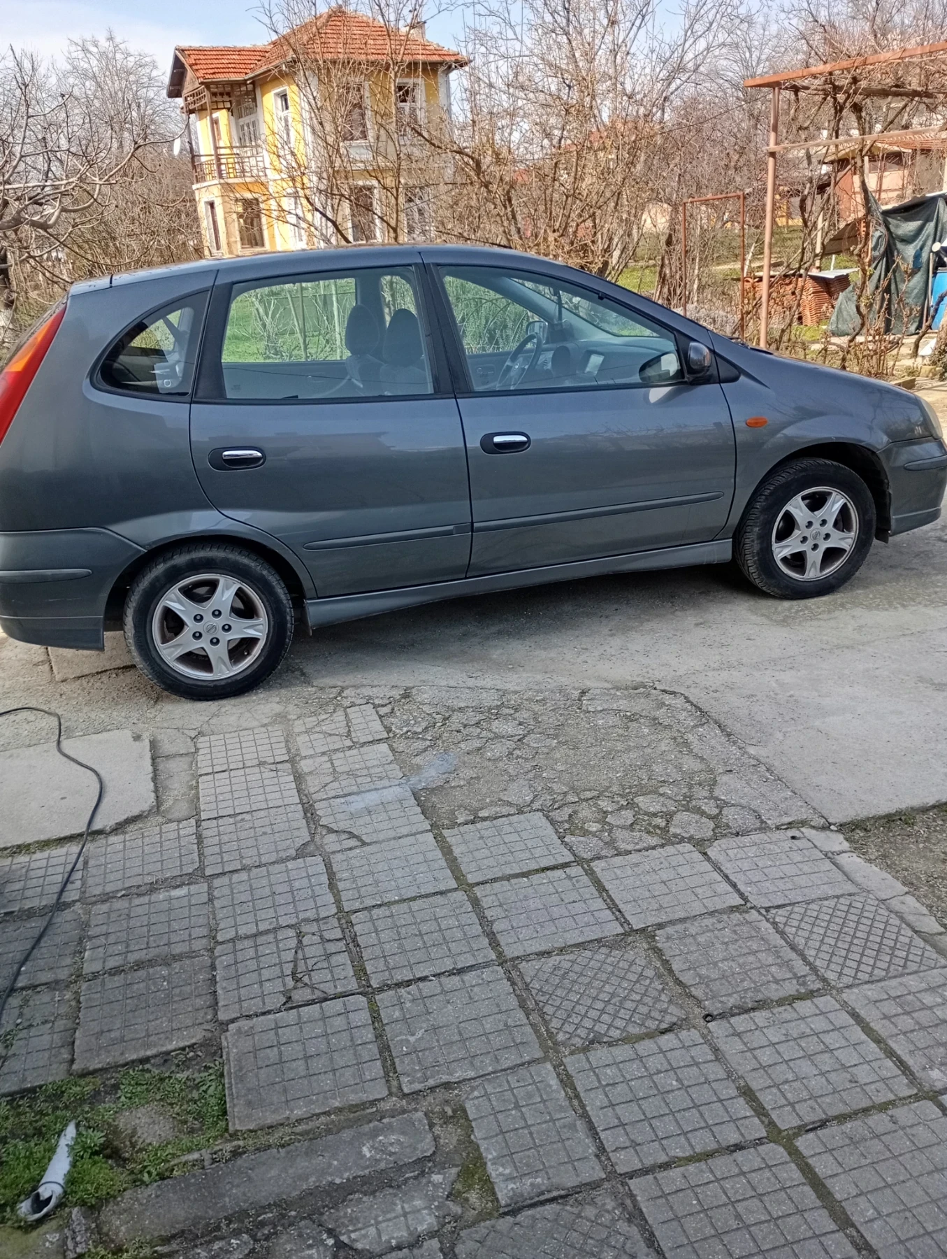 Nissan Almera tino, снимка 3 - Автомобили и джипове - 53706297