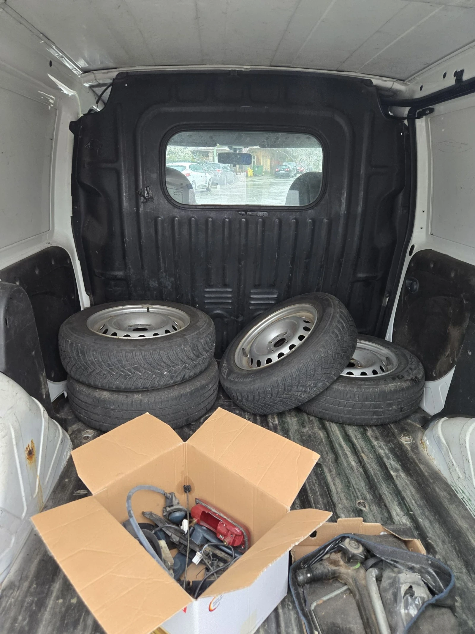 Fiat Doblo 1.9 дизел 105к.с топ топ топ състояние , снимка 12 - Автомобили и джипове - 53995384