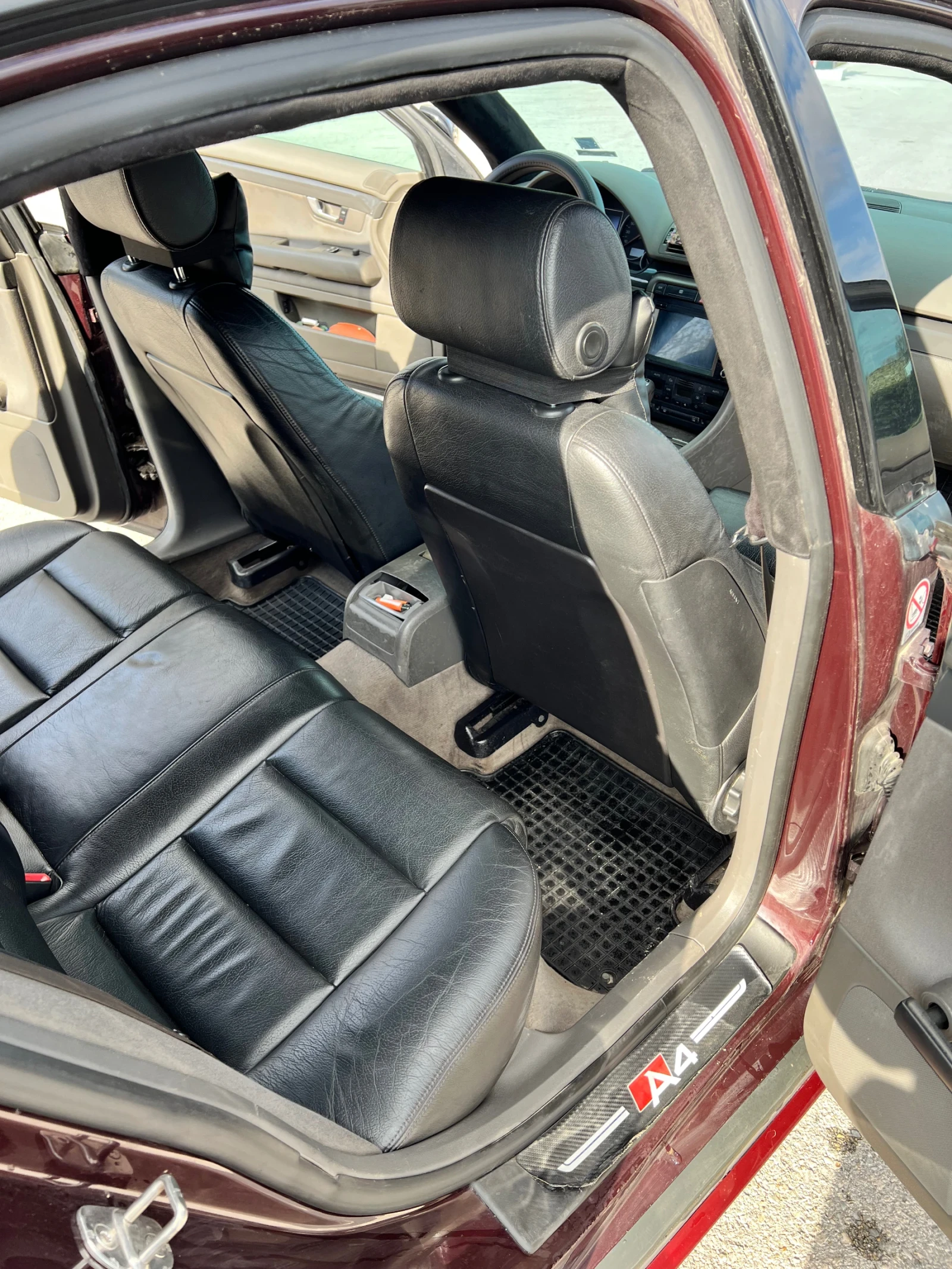 Audi A4 1.9 TDI 131кс, снимка 10 - Автомобили и джипове - 54060134