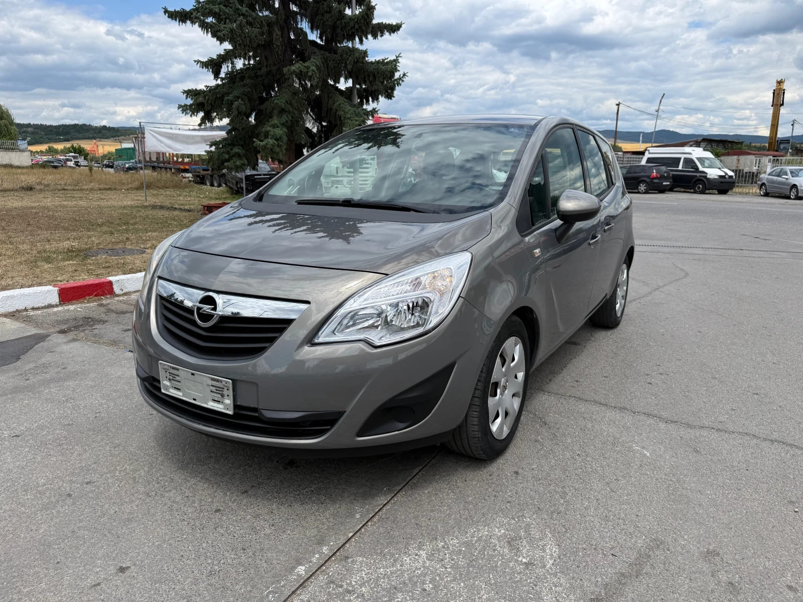 Opel Meriva 1.4 * газов инжекцион* включена регистрация