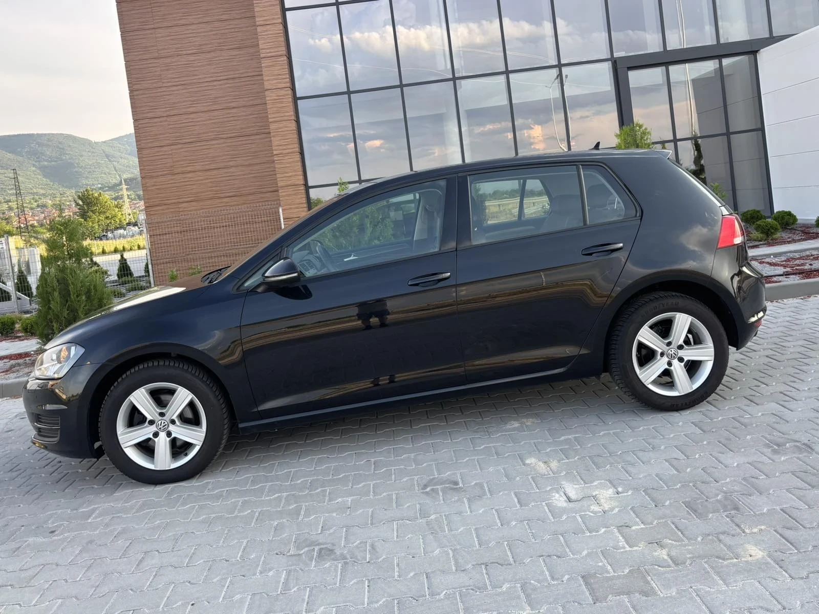 VW Golf 1.6/105кс/HiGHLiNE/КЛИМАТРОНИК/ЕВРО5, снимка 5 - Автомобили и джипове - 54863157