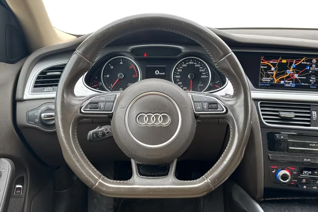 Audi A4 Allroad quattro 2.0tdi aut. 190ps XENON/ACC* DK, снимка 8 - Автомобили и джипове - 54900447
