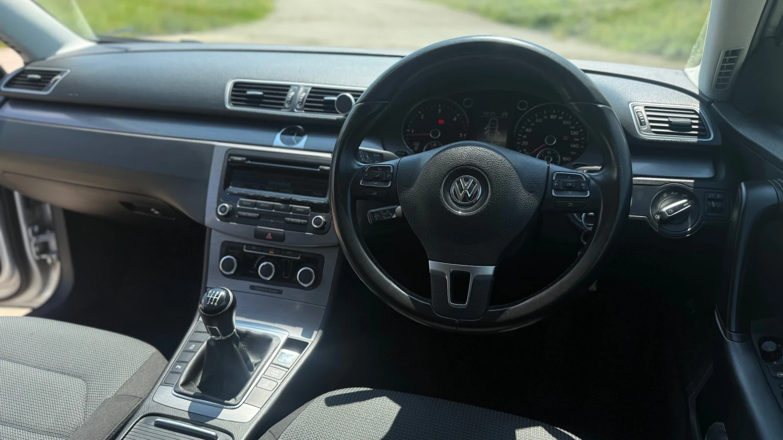 VW Passat 2.0  TDI BLUEMOTION TECH, снимка 7 - Автомобили и джипове - 54989874