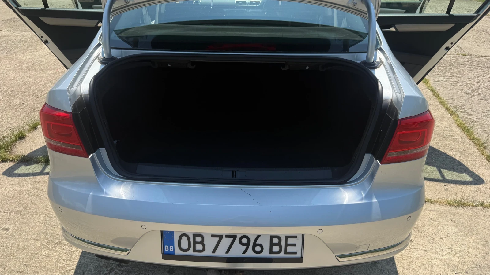 VW Passat 2.0  TDI BLUEMOTION TECH, снимка 17 - Автомобили и джипове - 54989874