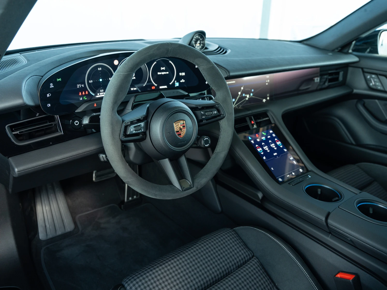 Porsche Taycan 4 Black Edition, снимка 5 - Автомобили и джипове - 55084305