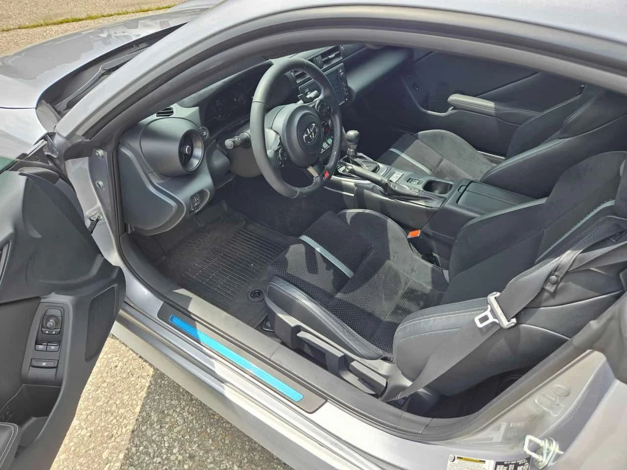 Toyota GR86 Premium RWD, 2.4L / РЪЧКА / 2 КЛЮЧА, снимка 15 - Автомобили и джипове - 55583949