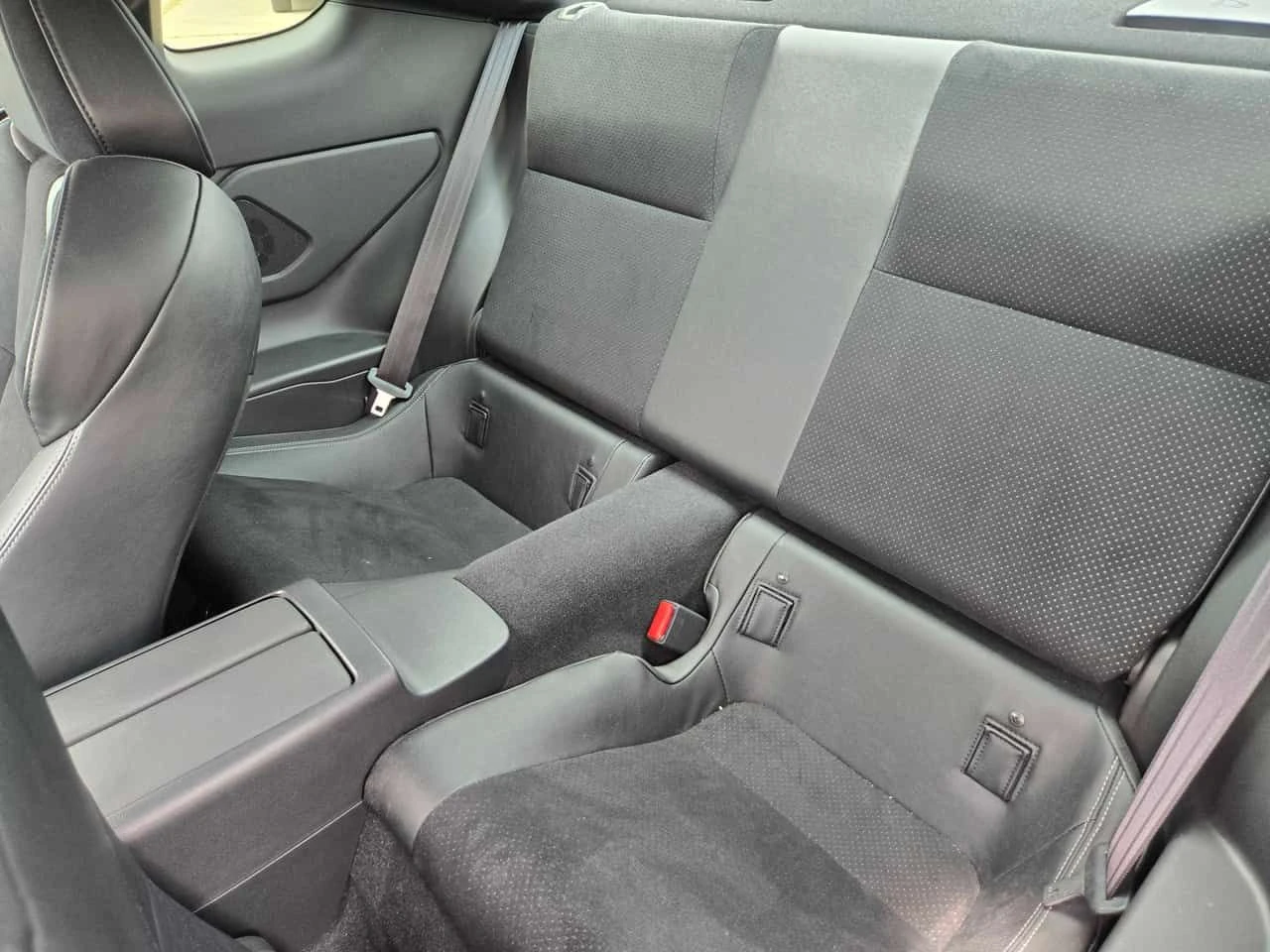 Toyota GR86 Premium RWD, 2.4L / РЪЧКА / 2 КЛЮЧА, снимка 8 - Автомобили и джипове - 55583949