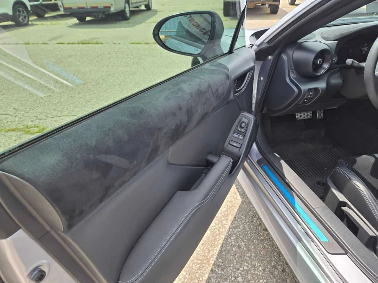 Toyota GR86 Premium RWD, 2.4L / РЪЧКА / 2 КЛЮЧА, снимка 14 - Автомобили и джипове - 55583949