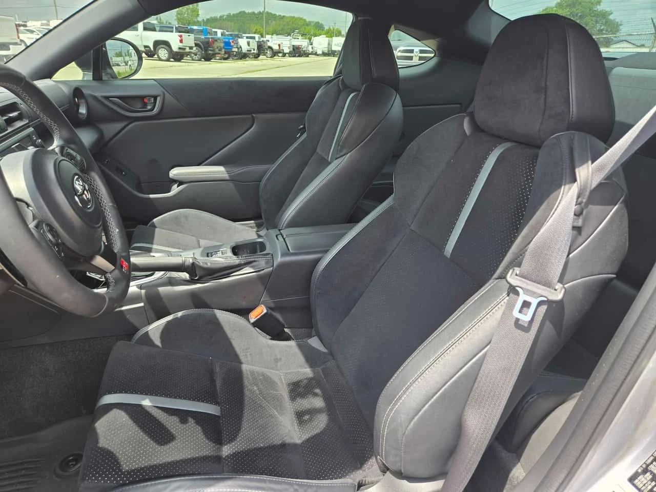 Toyota GR86 Premium RWD, 2.4L / РЪЧКА / 2 КЛЮЧА, снимка 16 - Автомобили и джипове - 55583949
