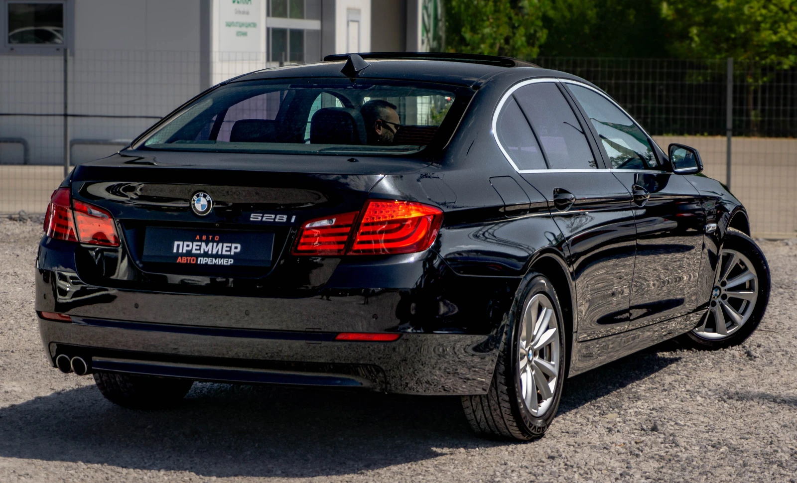 BMW 528 i-Luxury-152, 935KM-ТОП!, снимка 4 - Автомобили и джипове - 55644275
