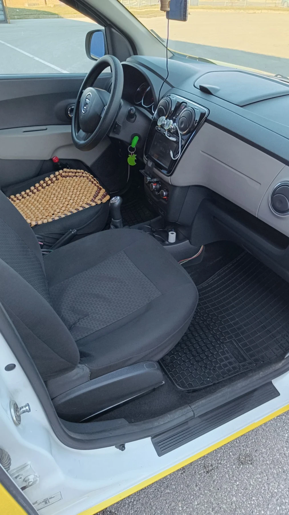 Dacia Lodgy 1.6-83 кс -7 места , снимка 9 - Автомобили и джипове - 55888408