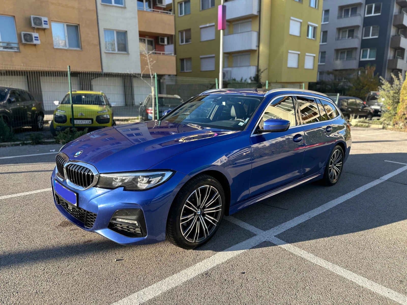 BMW 320 xDrive M-Sport Mild-Hybrid, снимка 2 - Автомобили и джипове - 55957957